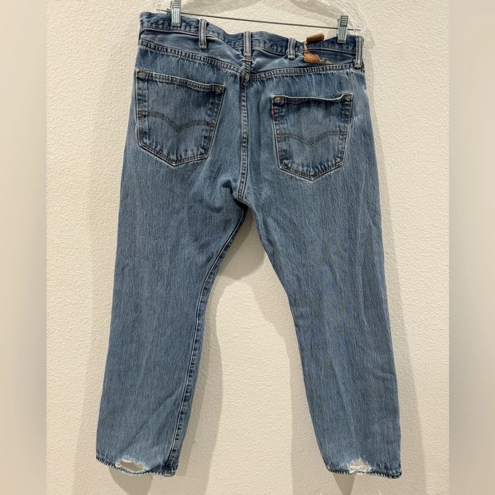 Levi’s 501 Straight Original Men’s Button Fly Heavily Distressed Blue Jeans 38